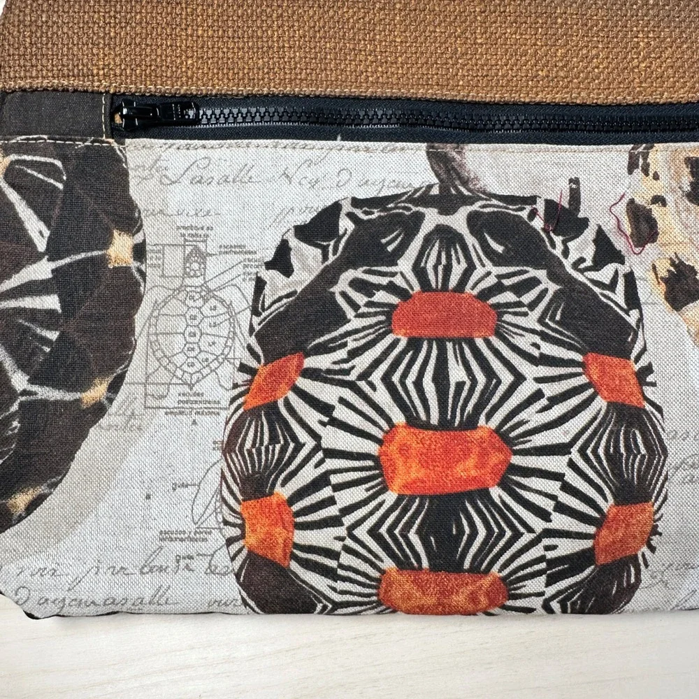 Sea Turtle Laptop Sleeve Case‎ Tapestry 13 inch Orange Brown NEW